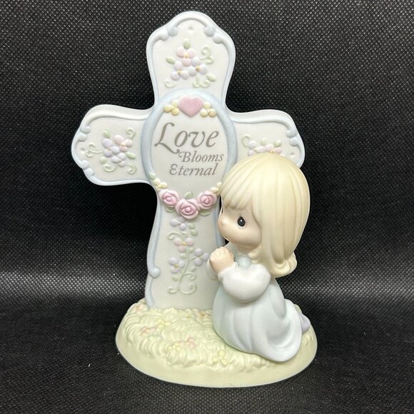 Precious Moments “Love Blooms Eternal" figurine - Picture 1 of 3